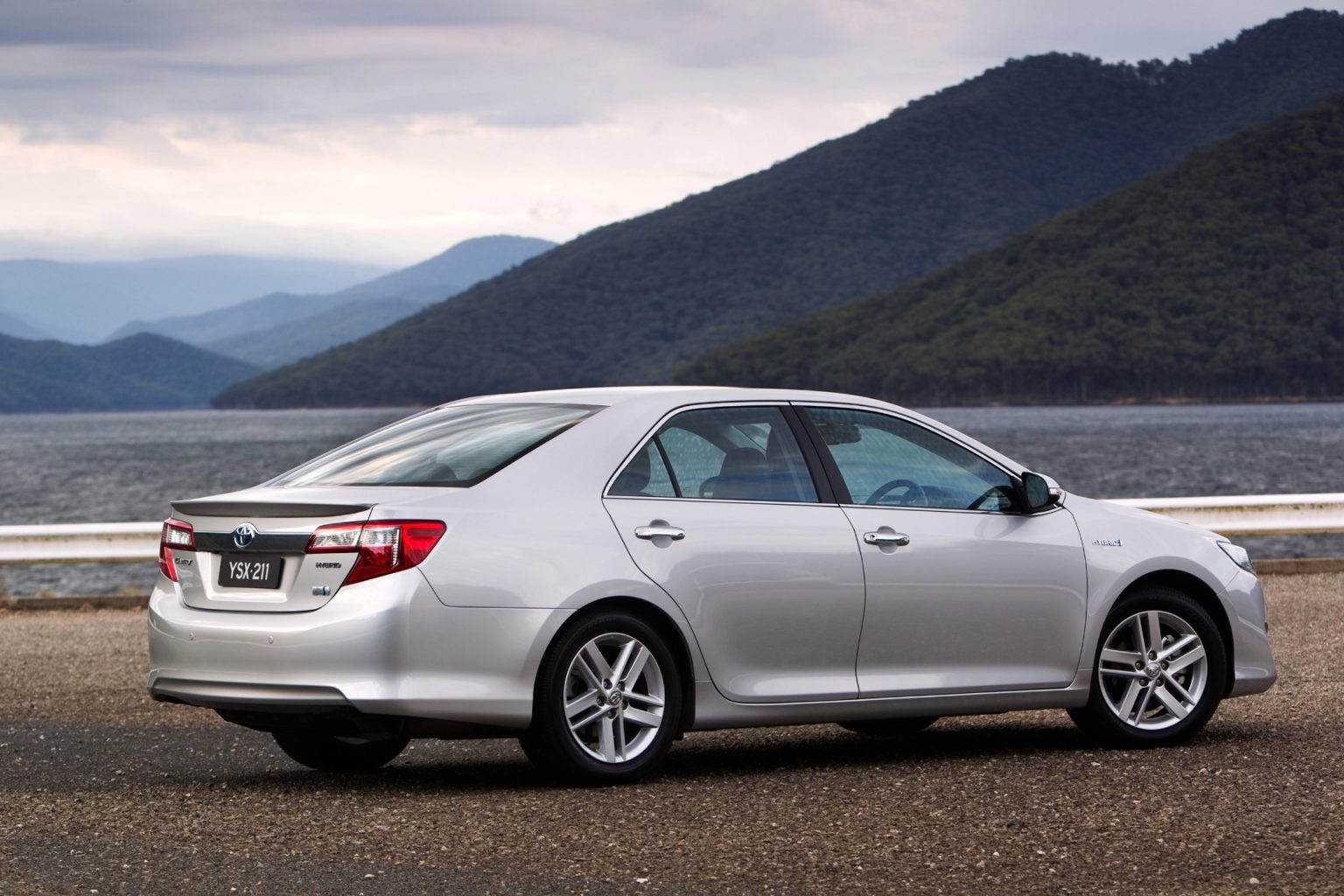 What Kind of Oil Does a 2012 Toyota Camry Take? Oil Capacity, Change ...