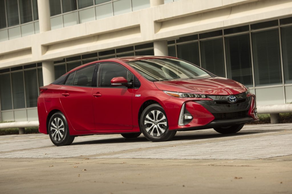 What Kind of Oil Does a 2022 Toyota Prius Take? Oil Capacity, Change ...